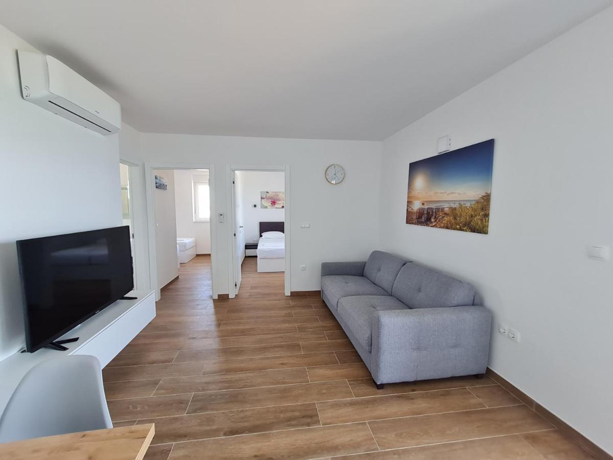 נין Apartmani Adria מראה חיצוני תמונה