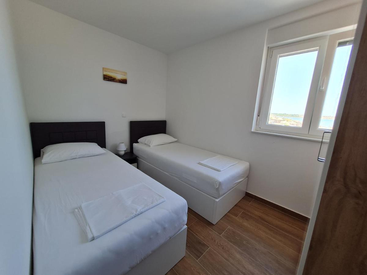 נין Apartmani Adria מראה חיצוני תמונה