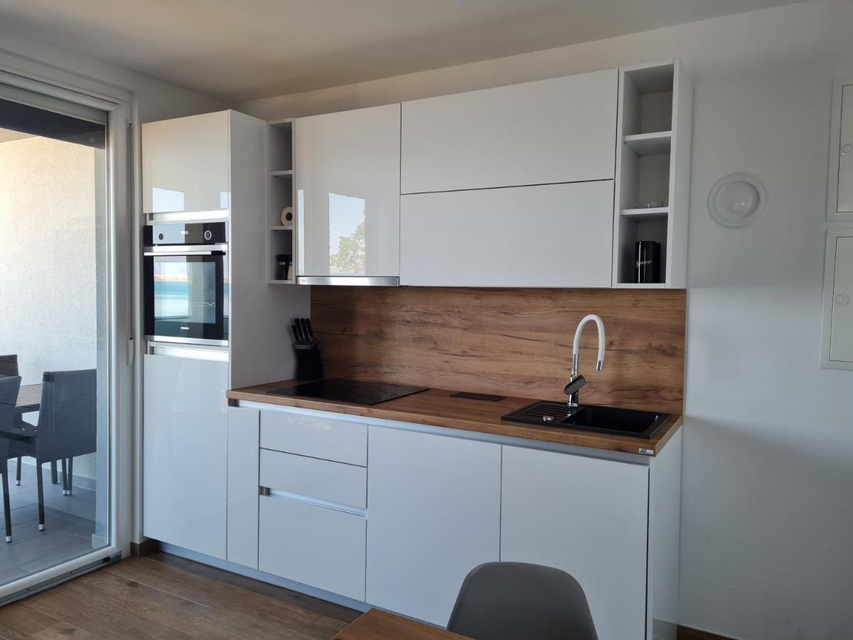 נין Apartmani Adria מראה חיצוני תמונה