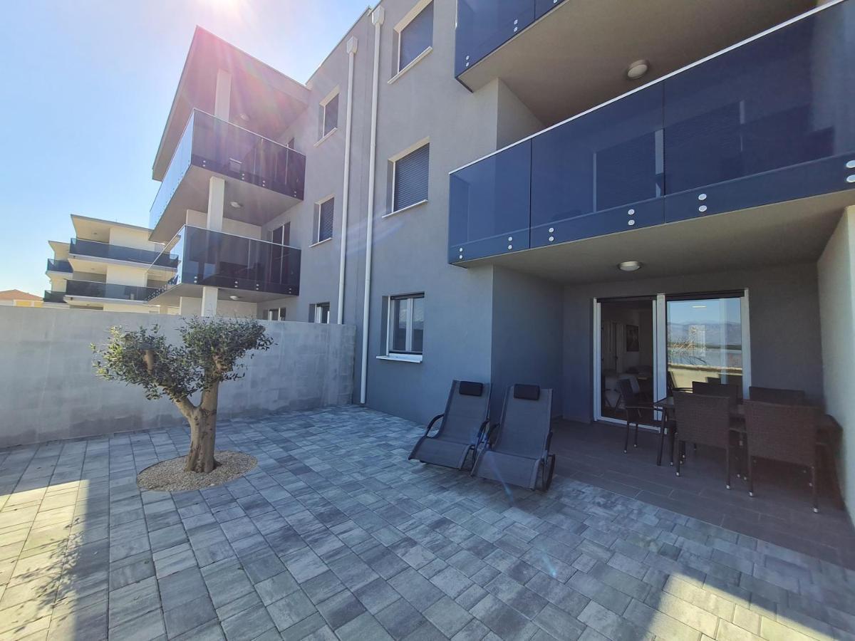 נין Apartmani Adria מראה חיצוני תמונה